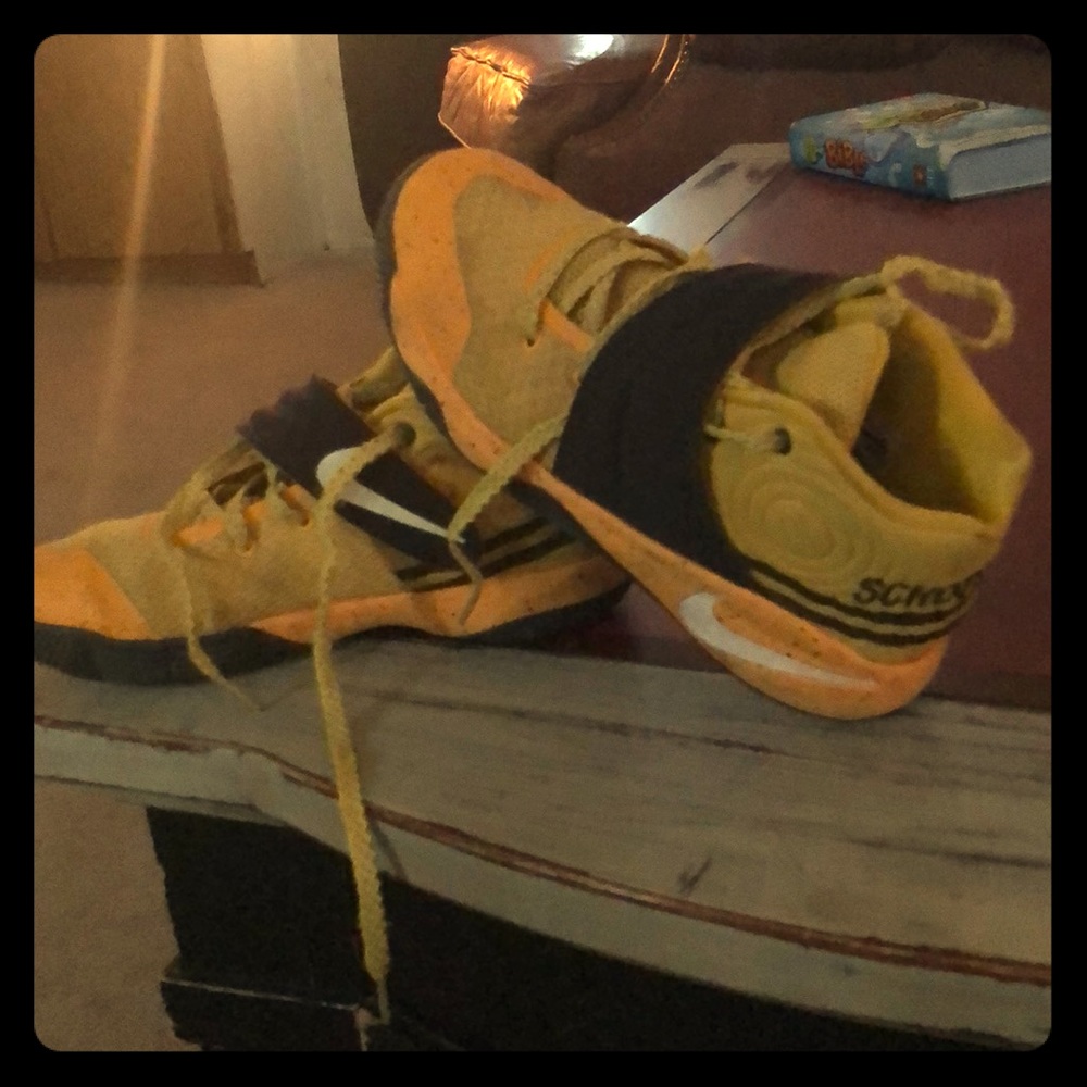 School Bus Kyrie